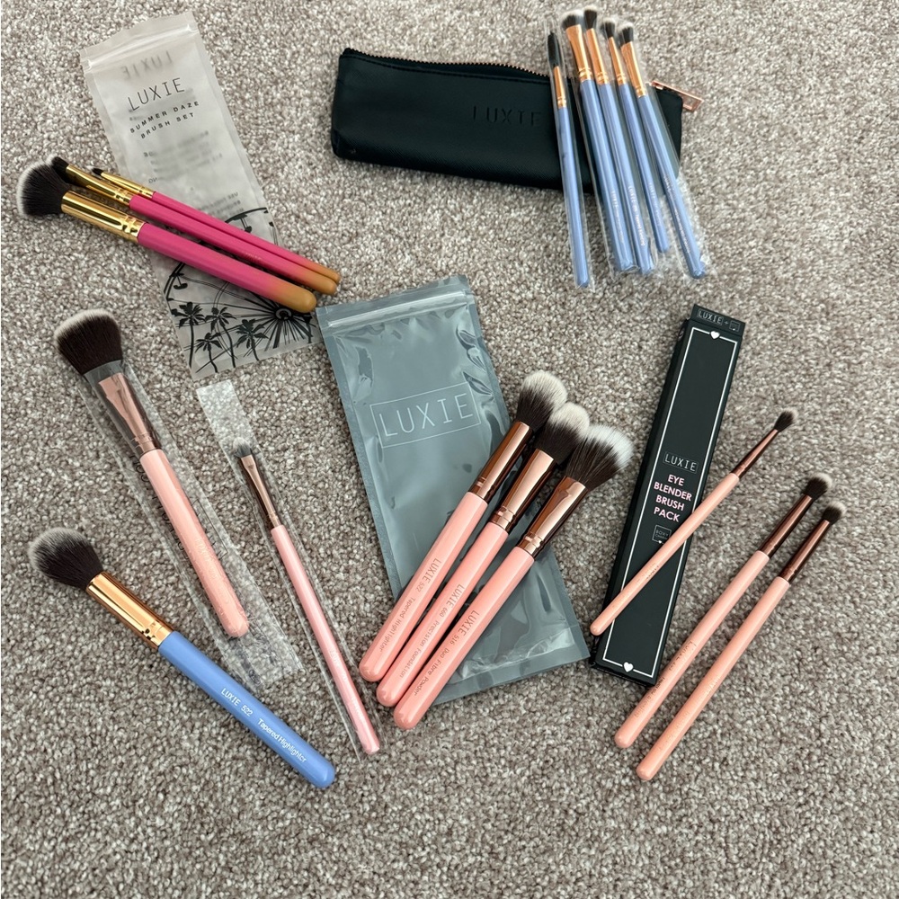 Luxie Makeup Brush Collection in Pink, Blue & Gold